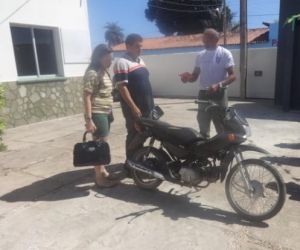 Polícia recupera moto roubada abandonada em Floriano