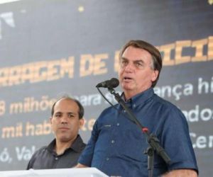 Com obstrução intestinal, Bolsonaro será levado para São Paulo