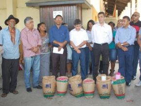 Parceria entre Prefeitura Municipal e Governo Estadual beneficia agricultores florianenses