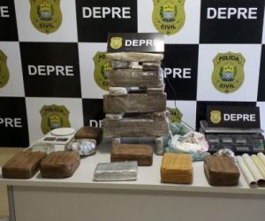 Dupla é presa com grande quantidade de drogas dentro de carro e casa em Teresina