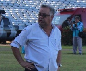 Insatisfeito com o 1 a 1 em casa, Josué Teixeira não alivia: "Jogamos mal"