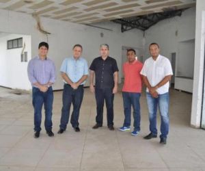 Secretário de Estado de Saúde visita obras da Policlínica em Floriano