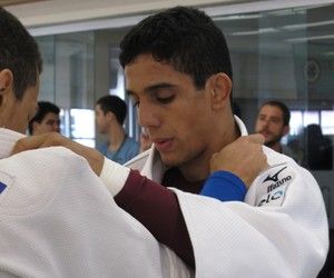 Judô Queiroz "namora" Luis Revite para o Grand Prix Nacional de clubes