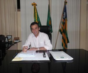 Gilberto Júnior visita comunidade terapêutica de Floriano e anuncia projetos