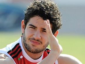 Milan recusa oferta do PSG no valor de R$ 64 milhões por Alexandre Pato