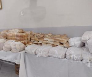 Fiéis participam da benção dos pães de Santo Antônio, em Barão de Grajaú