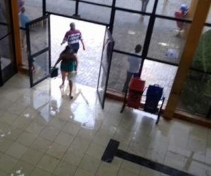Forte chuva derruba parte do teto e queima equipamentos na sede do Detran