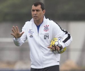 Carille se acerta com Corinthians e negocia rescisão com clube árabe