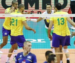 Classificado para a fase final, Brasil vence França de virada na Liga das Nações