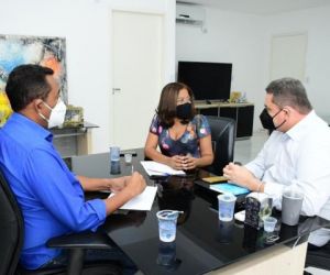 Prefeitura de Floriano antecipa pagamento de salários e parte do 13º de servidores municipais