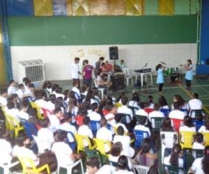 Música e descontração marcam Festival de Paródias da Escola Pequeno príncipe