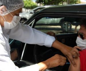 Teresina vacina população de 54 e 55 anos contra a Covid-19 neste sábado (12)