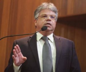 Convocação requerida por Gustavo Neiva é rejeitada em Plenário