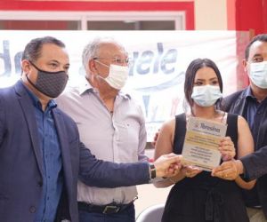 Creche em Teresina ganha nome de professora vítima da Covid-19, que perdeu filha e marido para doenç