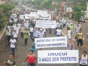 População de Uruçuí vai às ruas manifestar contra crise econômica e social no município