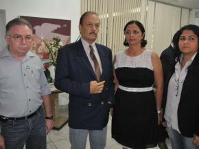 Médicos reivindicam reajuste de 7% no salário da categoria
