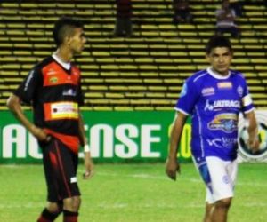 Totonho condena árbitro após lance polêmico na semi: "Fomos roubados"