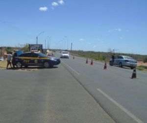 PRF recolhe 17 Carteiras de Habilitação durante operação realizada em Floriano