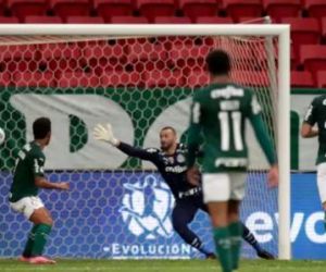 Péssimo aproveitamento em disputas de pênaltis volta a pressionar o Palmeiras