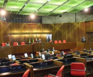 Alepi aprova PEC que permite salário de até R$ 30 mil para auditor fiscal