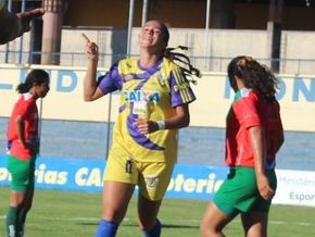 Com gols, Rayssa lidera Tiradentes-PI na briga direta por vaga no Brasileirão