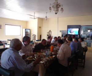 Vereadores da Câmara de Floriano se confraternizam em almoço especial