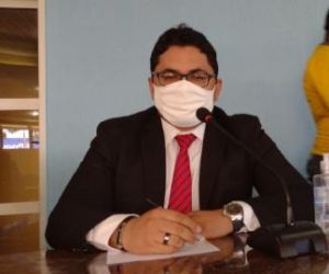 Vereador Magno Weverson toma posse na Câmara Municipal