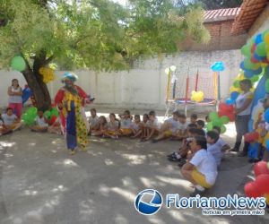 Escola Mega de Floriano realiza manhã recreativa para alunos