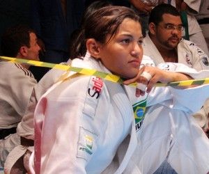 Sarah Menezes ironiza eliminações na temporada: ?Só quatro vão ao pódio?
