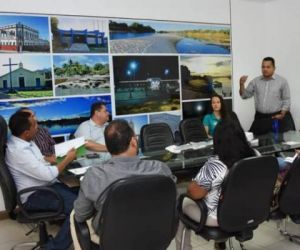 Projeto "Constituição em Miúdos" é apresentado para a gestão municipal em Floriano