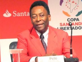 Pelé aposta no Santos e responde a críticas de Maradona: 'Ele me adora'