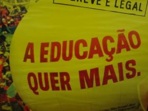 SINTE/Flo se reúne em assembléia e adere à greve