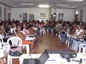 Professores do programa Brasil alfabetizado participam de treinamento em Floriano