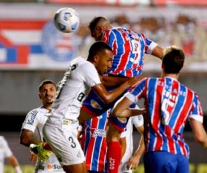 Santos leva 3 gols em sete minutos e perde para o Bahia na estreia do Brasileirão