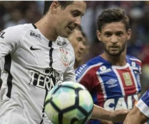 Bahia bate líder Corinthians na Fonte Nova; Grêmio afunda o Coritiba