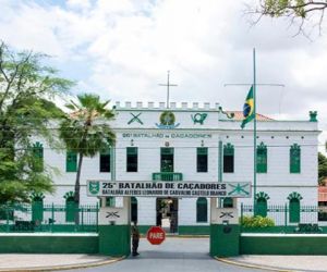 Soldado do Exército é preso em quartel com celular roubado