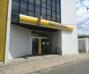 Governador sanciona lei que institui feriado no Dia dos Bancários