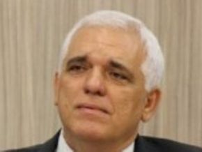 Themístocles procura presidente do Senado para recuperar bancada