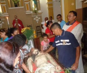 Fé e devoção marcam procissão do Senhor Morto em Floriano