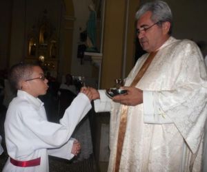 Crianças e jovens receberam a Primeira Eucaristia em Floriano