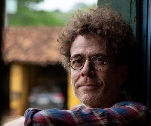 Nando Reis chega aos 60 anos com paixão jovial refletida no cancioneiro do grande compositor