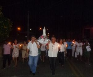 Devotos participam da procissão de Nossa Senhora de Fátima em Floriano