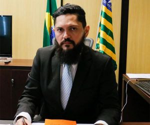 MP Eleitoral entra com ação para retirar adesivos de Lula no Piauí