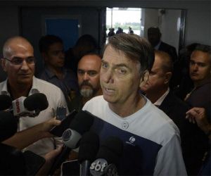 Petrobras pode ser privatizada em parte, diz Bolsonaro