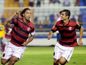 Ronaldinho Gaúcho marca, e Flamengo faz 4 nos reservas do Avaí