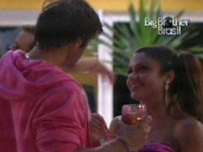 "BBB 11": Maria e Maurício cogitam fazer sexo dentro do reality