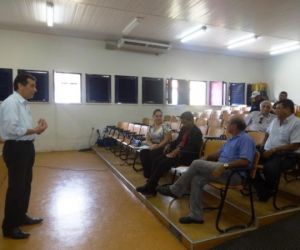 Reunião discutiu ocupações indevidas de espaços públicos em Floriano
