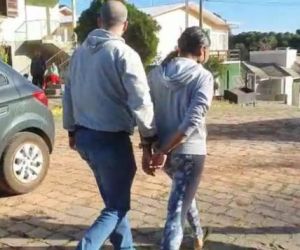 Suspeita de ordenar assassinato de adolescentes que cavaram as próprias covas é presa no RS