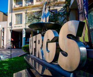 Conselho Universitário da UFRGS aprova parecer para analisar a destituição de reitor