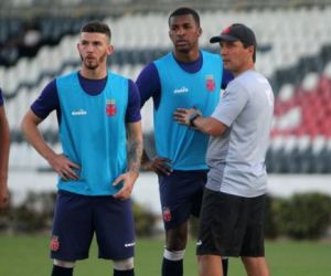 Vasco e Botafogo jogam clássico por recuperação